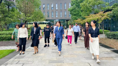 江蘇省無(wú)錫市婦聯(lián)黨組成員、副主席朱芳一行蒞臨健培科技考察調(diào)研
